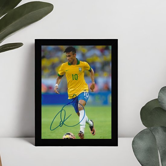 Neymar Jr. Ingelijste Handtekening – 15 x 10cm In Klassiek Zwart Frame – Gedrukte handtekening – Voetbal - Brazilië - FC Barcelona - Paris Saint Germain - Voetbal - Football - Brazil - PSG