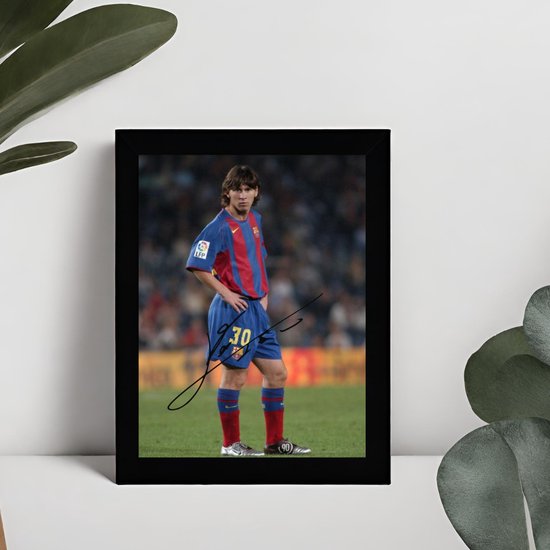 Lionel Messi Kunst - Gedrukte handtekening - 10 x 15 cm - In Klassiek Zwart Frame - FC Barcelona - Ingelijste Foto - Paris Saint Germain - Inter Miami - Rookie Jaar - Goat of Football