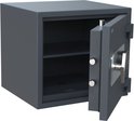 Grijze kluis, open. De binnenkant is leeg met twee schappen. De deur is open met het digitale slot zichtbaar.