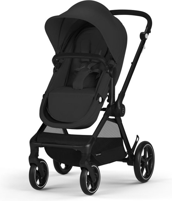 Zwarte kinderwagen met zitje, verstelbare duwstang en grote zonnekap.