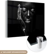 MuchoWow® Glasschilderij 40x30 cm - Schilderij acrylglas - Vrouw - Abstract - Zwart Wit - Portret - Foto op glas - Muurdecoratie woonkamer - Wanddecoratie slaapkamer - Schilderijen