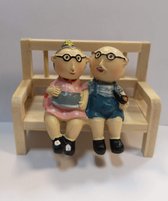 2er Set Mini-bank ca. 8 cm van hout en oma en opa, ca. 6 cm figuren van polyhars, miniatuur knutselset