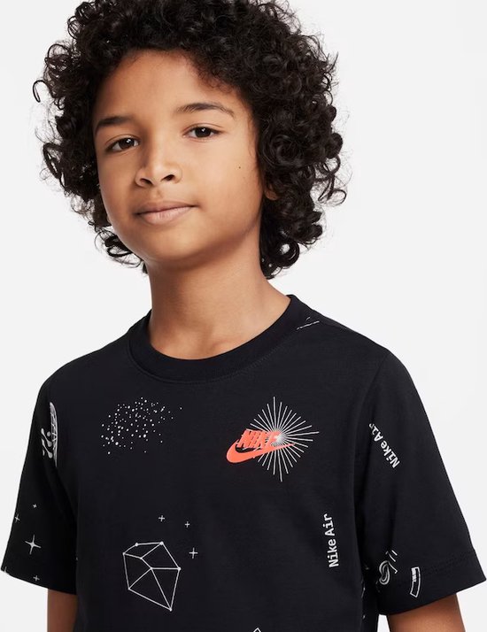 Nike Sportwear-T-Shirt-Jongens-Zwart-Maat