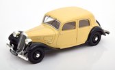 De 1:18 Diecast Modelauto van de Citroën Traction Avant 7CV uit 1934 in beige. De fabrikant van het schaalmodel is Cult Models. Dit model is alleen online verkrijgbaar