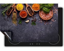 foto van M. Chefcare Inductie Beschermer Kruiden en Specerijen op Zwarte Marmer - 58,3x51,3 cm - Afdekplaat Inductie - Kookplaat Beschermer - Inductie Mat