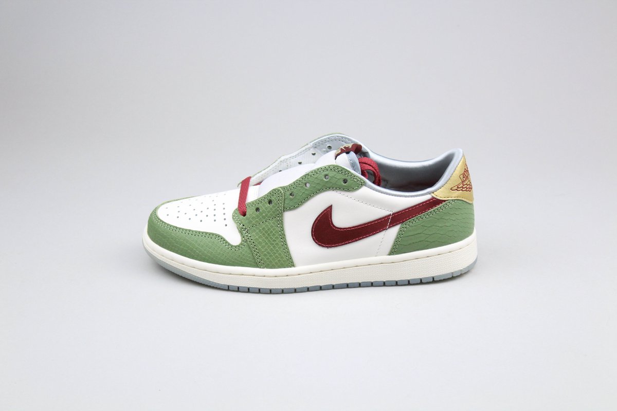 Jordan 1 Low 'Year of The Dragon' maat