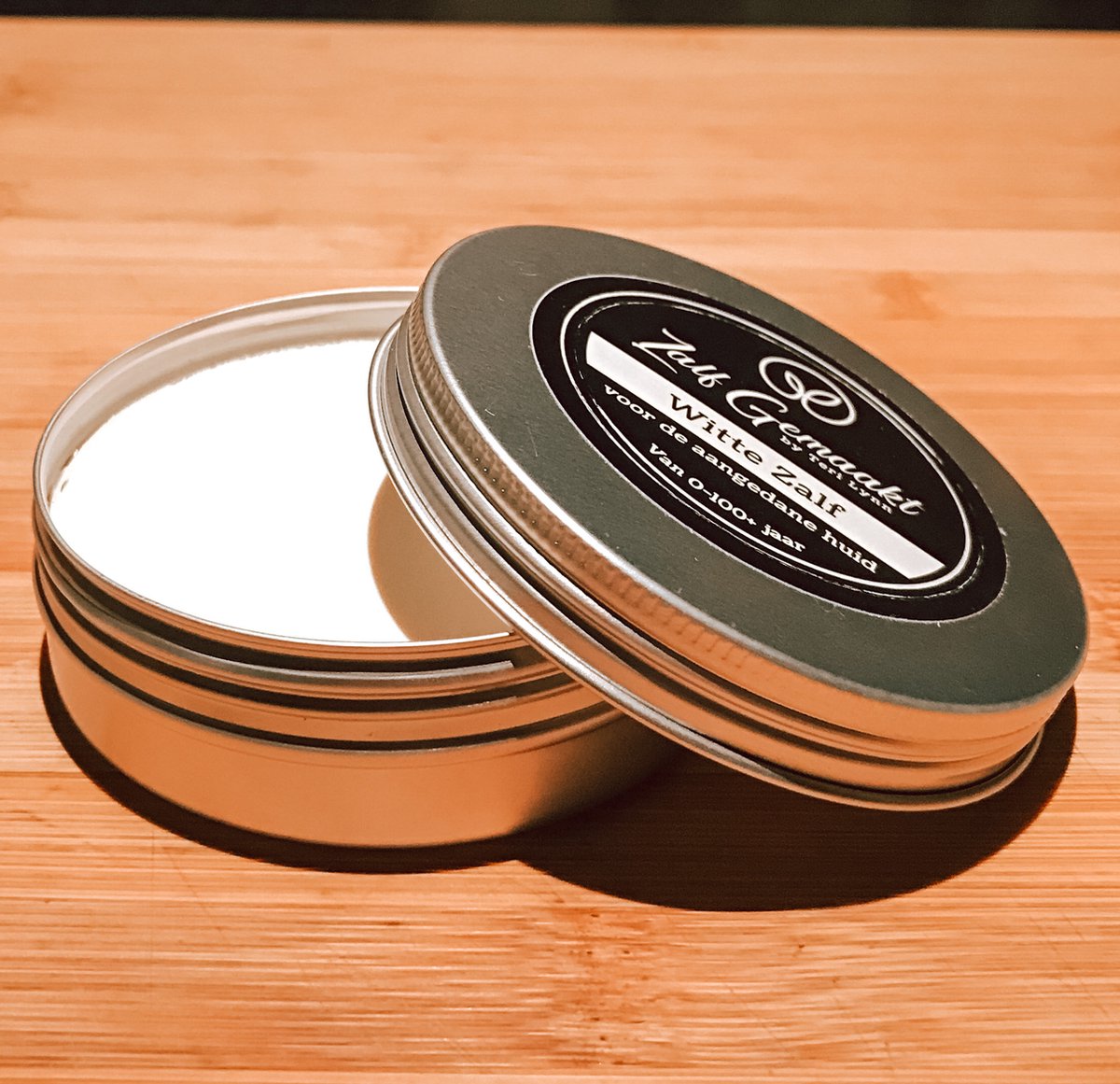 Goedkoopste Zalf Gemaakt - Witte Zalf - 80g - met Track & Trace - 100 Natuurlijke zalf te gebruiken bij droge huid, kloven, eelt, lipblaasjes, schrale plekken, luieruitslag en meer! - Veilig voor baby's en gezichten, sterk genoeg voor volwassenen.