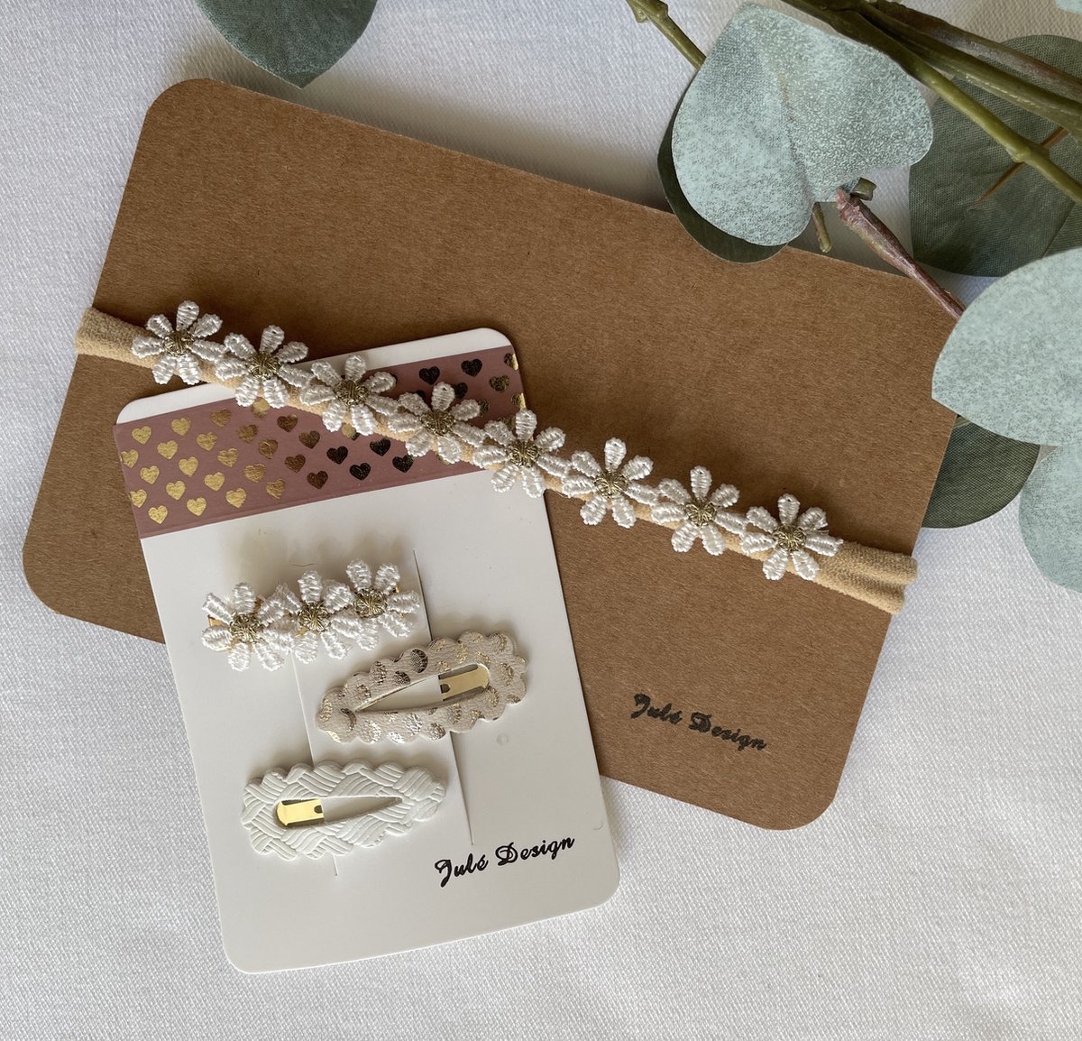 Julé Design haar accessoires set haarbandje haarspeldjes bloem beige / wit / goud