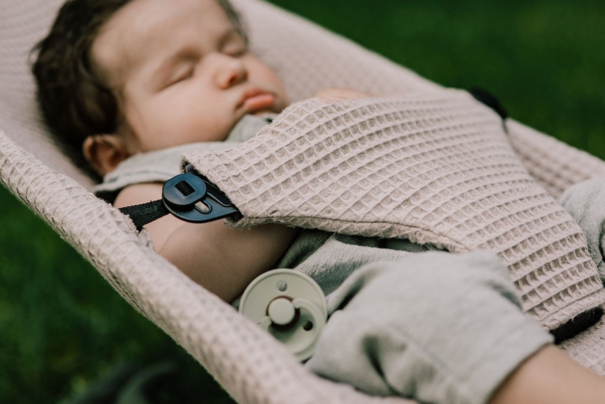 Ukje Hoes Overtrek Wipstoelhoes - Gaat OVER de bekleding van je BabyBjörn wipstoel heen - Perfecte Pasvorm - Makkelijk Wasbaar - Mauve Wafelstof – foto 4