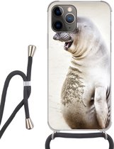 Telefoonhoesje Geschikt voor iPhone 11 Pro - Zeeolifant - Grappig - Lachen - Kinderen - Jongens - Meisjes - Kids - Siliconen - Crossbody - Backcover met Koord - Telefoonhoesje met koord - Hoesje met touw
