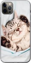 Geschikt voor iPhone 13 Pro Max hoesje - Kitten - Grappig - Bed - Kinderen - Jongens - Meisjes - Kids - Siliconen Telefoonhoesje