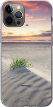 Geschikt voor iPhone 13 Pro hoesje - Zonsondergang in een landschap in Nederland - Siliconen Telefoonhoesje