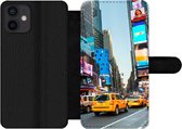 Bookcase Geschikt voor iPhone 12 Mini telefoonhoesje - New York - Taxi - Geel - Met vakjes - Wallet case met magneetsluiting