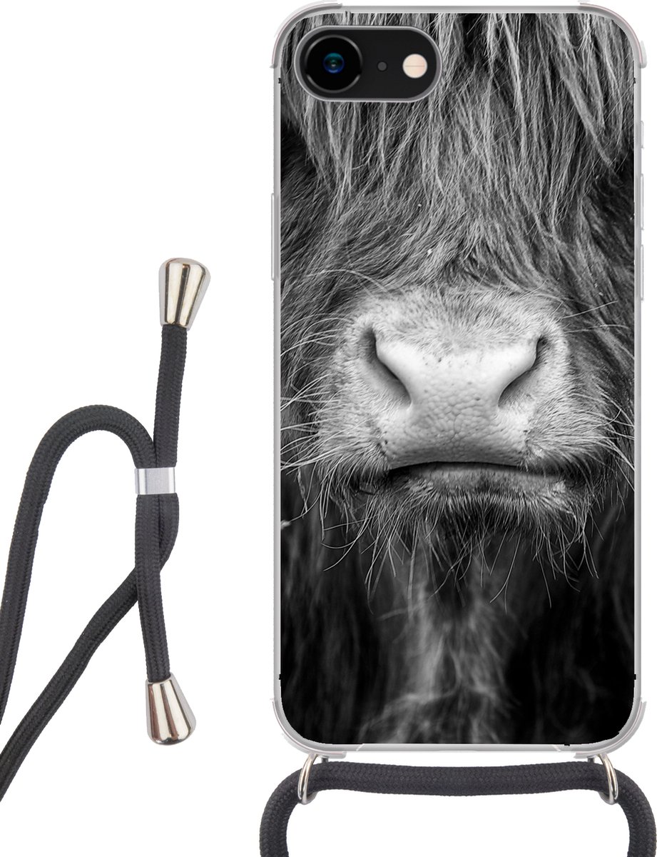 Telefoonhoesje Geschikt voor iPhone 7 - Schotse hooglander - Koe - Zwart - Wit - Dieren - Siliconen - Crossbody - Backcover met Koord - Telefoonhoesje met koord - Hoesje met touw Telefoonhoesje
