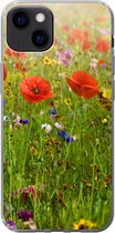 Geschikt voor iPhone 13 hoesje - Lente - Bloemen - Rood - Klaproos - Gras - Groen - Siliconen Telefoonhoesje