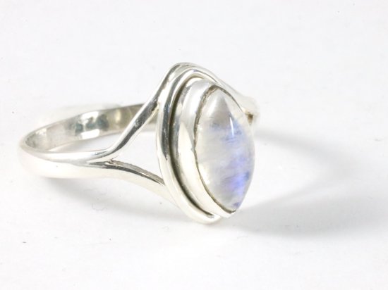 Fijne zilveren ring met regenboog maansteen - maat 19.5