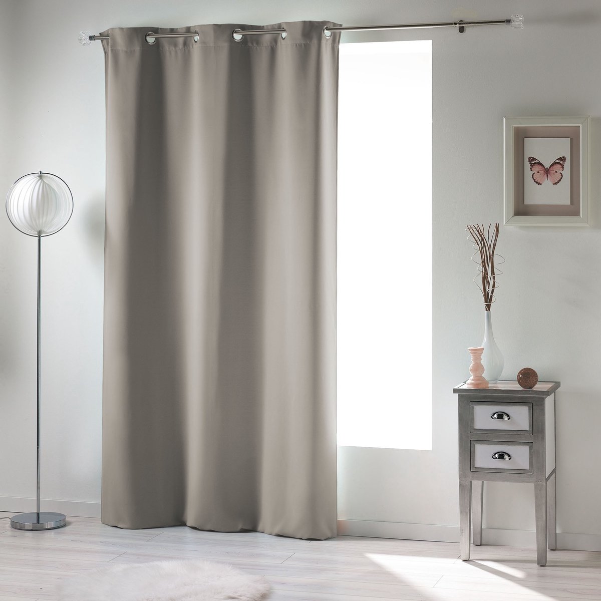 Gordijnen-Kant en klaar- met ringen occult verduisterend 140x240cm uni polyester pearl