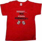 Rood baby t-shirt met "Sssssst... Wij kijken Formule 1" - maat 68 - babyshower, zwanger, cadeautje, kraamcadeau, grappig, geschenk, baby, tekst, bodieke, racen