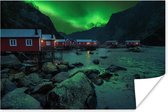 Noorderlicht boven typisch Noors dorpje Poster 180x120 cm - Foto print op Poster (wanddecoratie woonkamer / slaapkamer) / Nacht Poster XXL / Groot formaat!