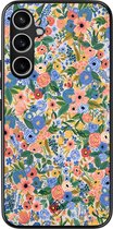 Casimoda® hoesje - Geschikt voor Samsung Galaxy S23 FE - Blue Gardens - Zwart TPU Backcover - Bloemen - Blauw