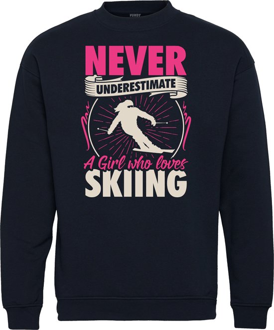 Sweater Never Underestimate A Girl | Apres Ski Verkleedkleren | Fout Skipak | Apres Ski Outfit | Navy | maat 128/140