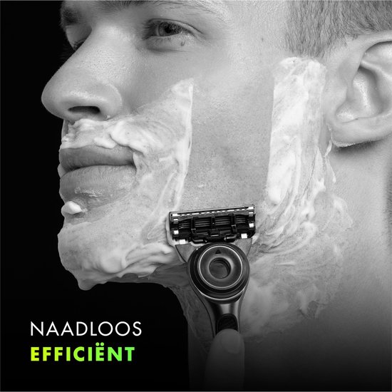 GilletteLabs - With Exfoliating Bar En Heated Razor - 6 Scheermesjes Van Gillette