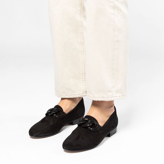 Manfield - Dames - Zwarte suède loafers met chain - Maat 36