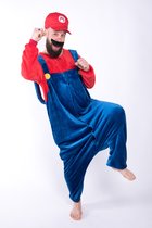 KIMU Onesie Rood Blauwe Overall met Pet - Maat S-M - Pak Kostuum Jumpsuit Huispak Fleece Pyjama Volwassenen Heren Dames Mario Loodgieter Festival