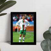 Cristiano Ronaldo CR7 Ingelijste Handtekening – 15 x 10cm In Klassiek Zwart Frame – Gedrukte handtekening – Portugese Elftal - Voetbal