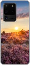 Geschikt voor Samsung Galaxy S20 Ultra hoesje - Bloeiende heide tijdens zonsondergang in Nederland - Siliconen Telefoonhoesje