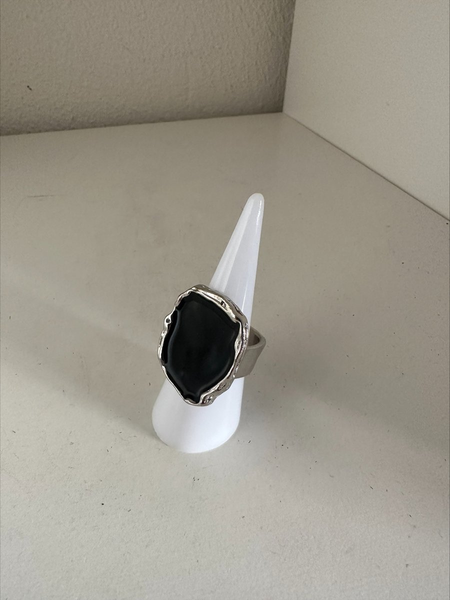 Zwarte ring | Make up | Parfum | Moederdag | Verjaardagscadeau| Cadeautje| Valentijnsdag| Kado | sieraden | vaderdag | oorbellen | oorsieraden