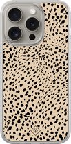 Casimoda® hoesje - Geschikt voor iPhone 15 Pro Max - Stippen bruin abstract - 2-in-1 case - Schokbestendig - Gestipt - Verhoogde randen - Bruin/beige, Transparant