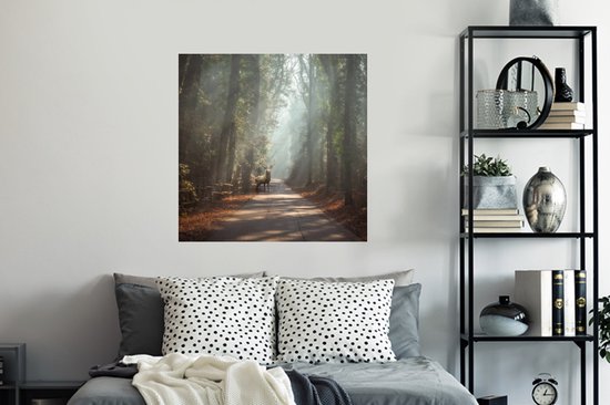 Sticker Muursticker Cerf - Cerf sur le chemin des inbos - 100x100 cm - Film adhésif autocollant - Sticker mural repositionnable XXL /