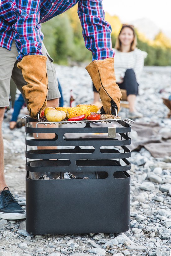höfats CUBE Grillrooster verandert de CUBE-vuurkorf in een barbecue, in hoogte verstelbaar om de grilltemperatuur te regelen, van roestvrij staal — afbeelding 3