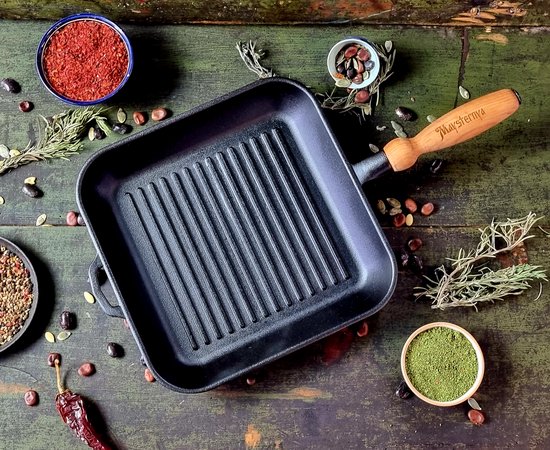 MAYSTERNYA Grillpan Gietijzer - 28 x 28 x 4 cm - Geschikt Voor Inductie - Steakpan - Grillen - Bakken - BBQ Accessoires - Grillplaat - Barbecue - Gietijzer - Pannenset - Barbecue Cadeau - Cadeau - Cadeaupakket - Mat Zwart