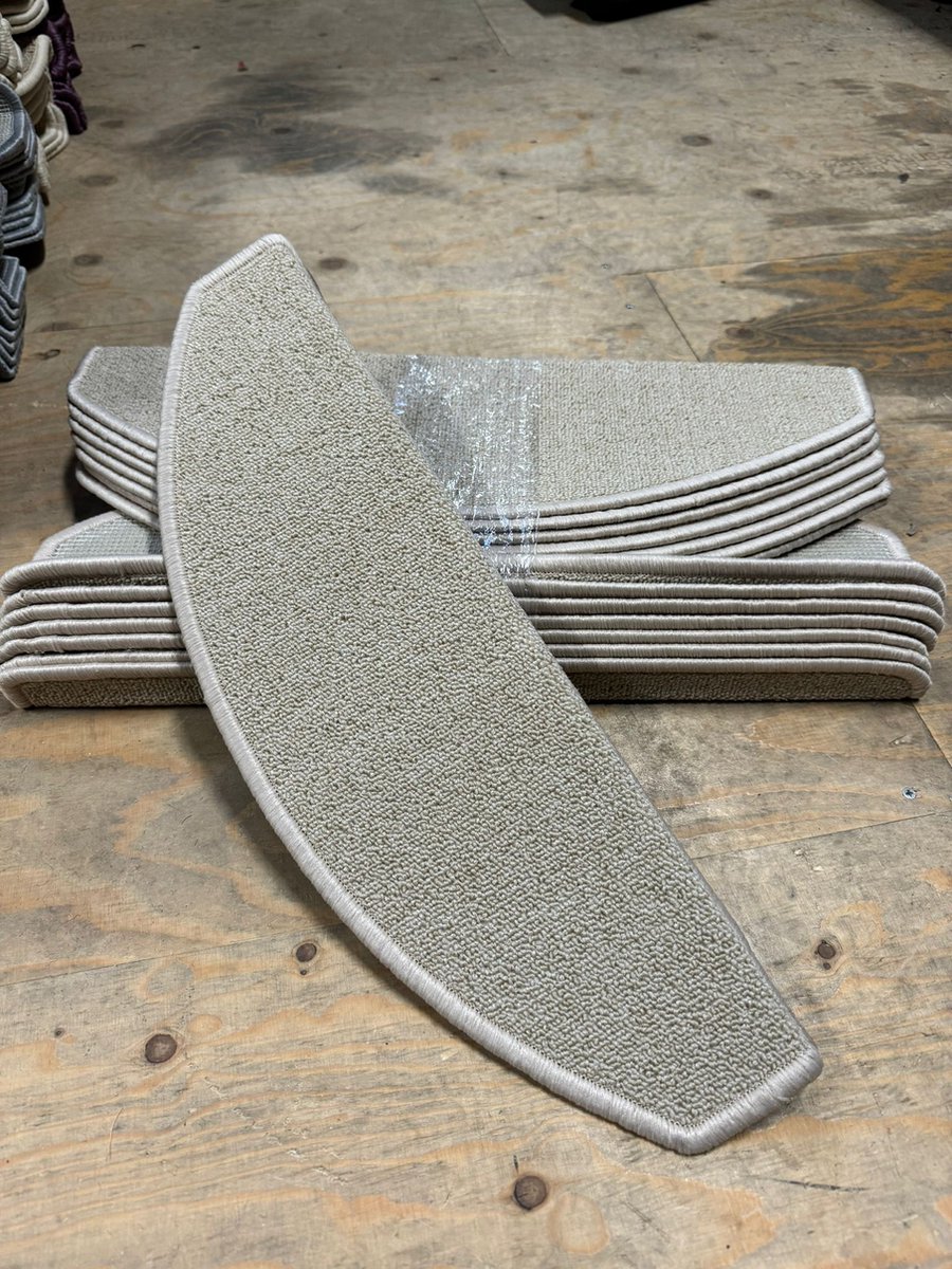 Halve Maantjes voor Trap - Zand - 15 Stuks - 56x17cm - Trapmatten - Trapmatten set