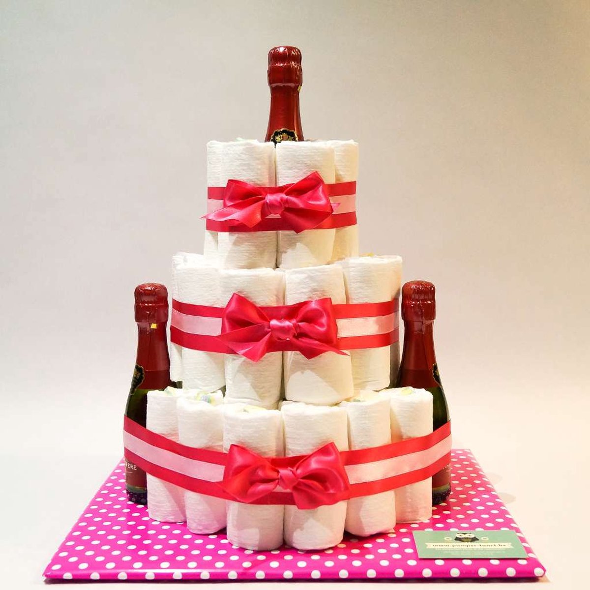 Goedkoopste Pampertaart - luiertaart - meisje - 3 laags - roze - mini cava 51 luiers maat 3