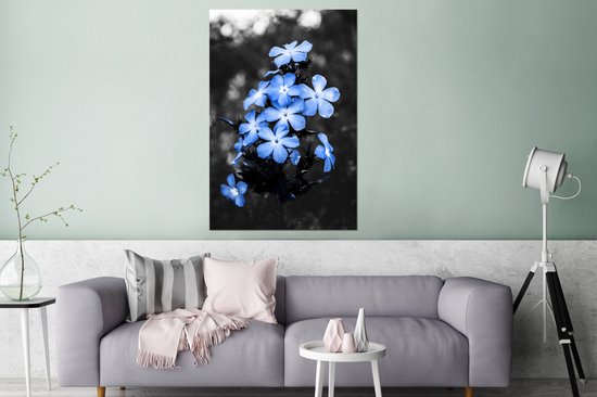 Wanddecoratie Metaal - Aluminium Schilderij Industrieel - Bloemen - Zwart - Wit - Blauw - 80x120 cm - Dibond - Foto op aluminium - Industriële muurdecoratie - Voor de woonkamer/slaapkamer