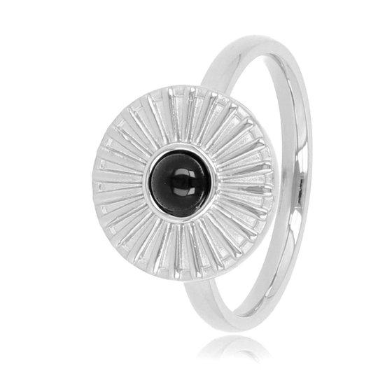 My Bendel - Ring zilverkleurig zonnetje met Onyx - Vrolijke zilverkleurige edelstalen ring met een zonnetje en Onyx edelsteen - Met luxe cadeauverpakking