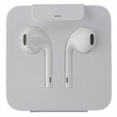 Apple Official EarPods with Lightning Connector MMTN2ZM/A