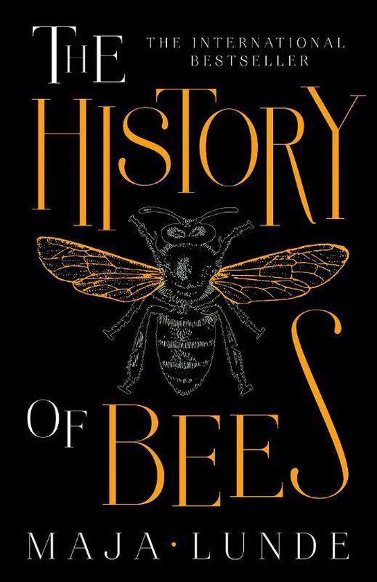 Boek met een zwarte omslag, de titel 'The History of Bees' in oranje letters en een tekening van een bij.