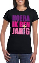 T-shirt zwart voor dames hoera ik ben jarig roze tekst XL