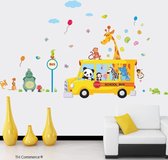 MUURSTICKER  - SCHOOLBUS MET DIEREN - WANDDECORATIE - KINDERKAMER - BABYKAMER - JONGEN - MEISJE - nr 6795