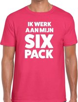 Ik werk aan mijn SIX Pack roze t-shirt  heren S