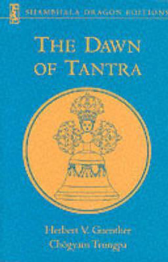 Boek "The Dawn of Tantra" met een gele cirkel met een boeddhistische afbeelding en gouden tekst op een blauwe achtergrond.