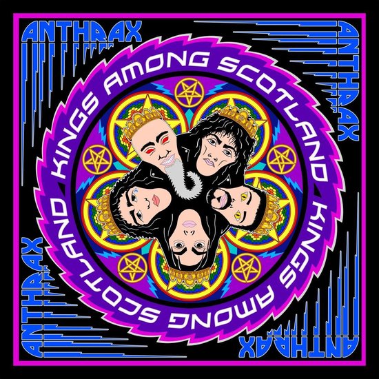Anthrax 'Kings Among Scotland'-albumhoes met vijf hoofden met kronen op een zwart en paars met sterren versierd decor.