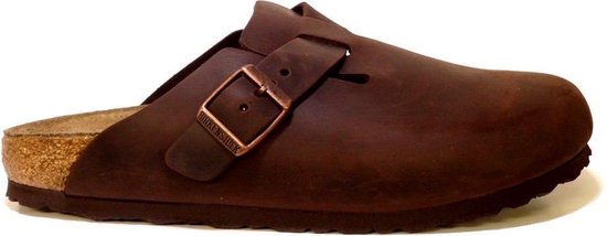 Sabot Birkenstock Boston marron foncé en cuir, avec bride réglable et boucle couleur cuivre.