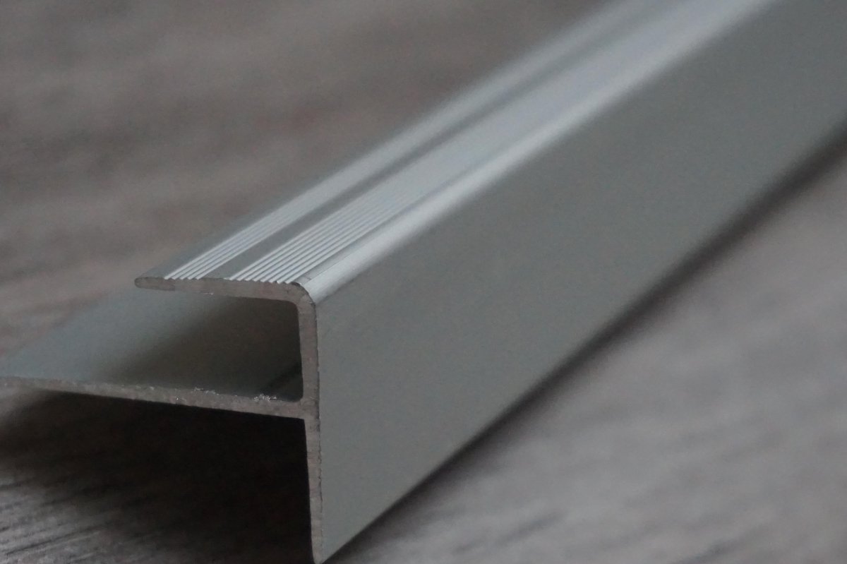 Aluminium F-vorm trapprofiel voor laminaat zilver- 8mm X 120cm x ( set van  15 stuks ) ... | bol.com