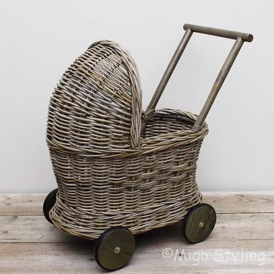 Poppenwagen-Rotan-Riet-Kraamcadeau-Baby cadeau