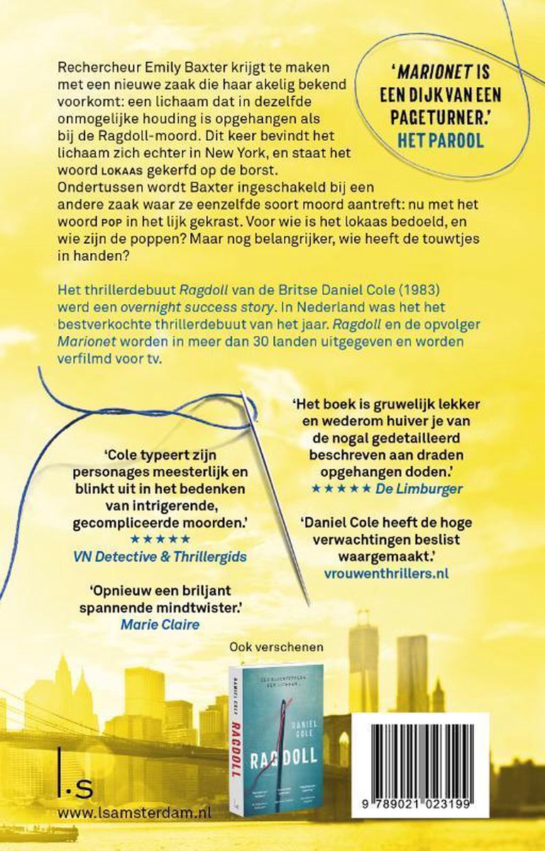 Boekomslag met de titel 'Marionet' in grote witte letters op een gele achtergrond. De achtergrond toont een genaaid patroon met blauw garen.
